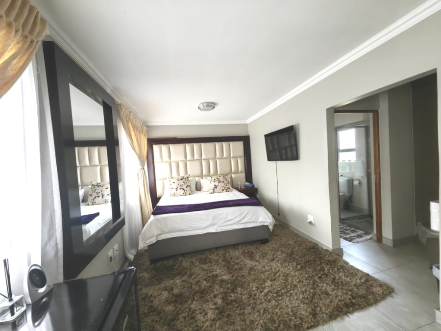 To Let 3 Bedroom Property for Rent in La Camargue Private Country Estate North West